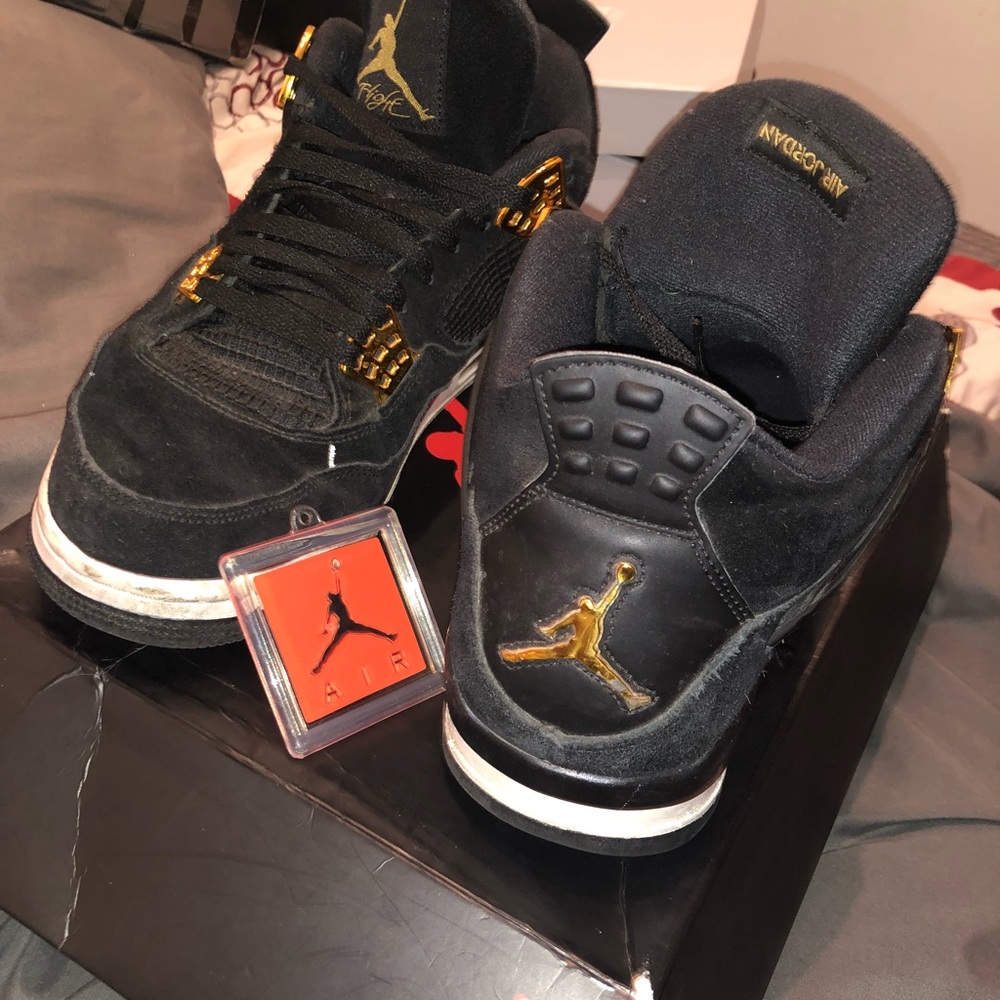 Black/Gold 4s‼️🔥